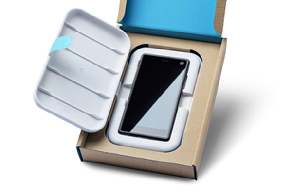 fairphone high-end bio-based packaging no plastic Fairphone PaperFoam sustainable packaging