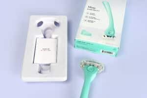 Eco-conscious razor packaging