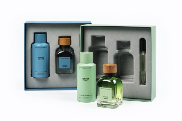 _7RV6893 sustainable packaging for adolfo dominguez